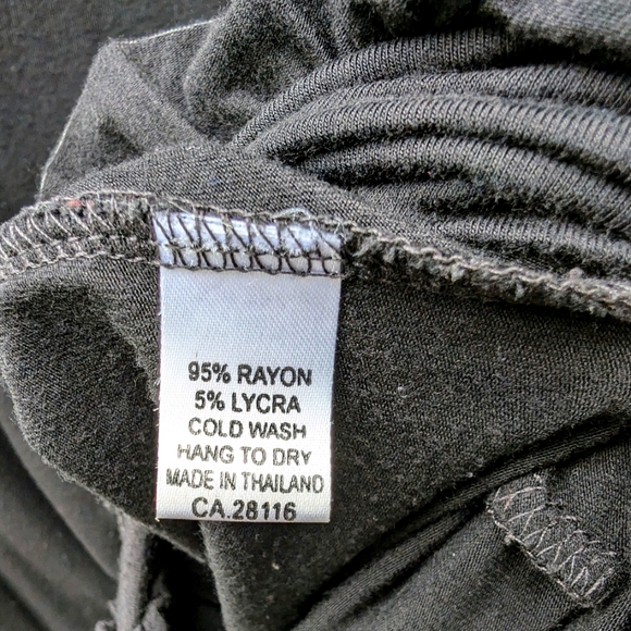 Fun black flapper style dress size 6-8. - Picture 4 of 4